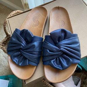 Blue & Tan leather cute slides size 37 like new